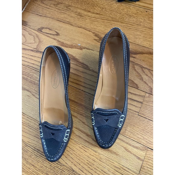 Talbot Heels Penny Loafer Style Size 6 - Picture 2 of 8